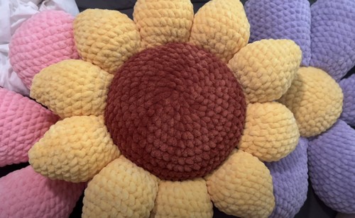 Crochet Sunflower Pillow 1