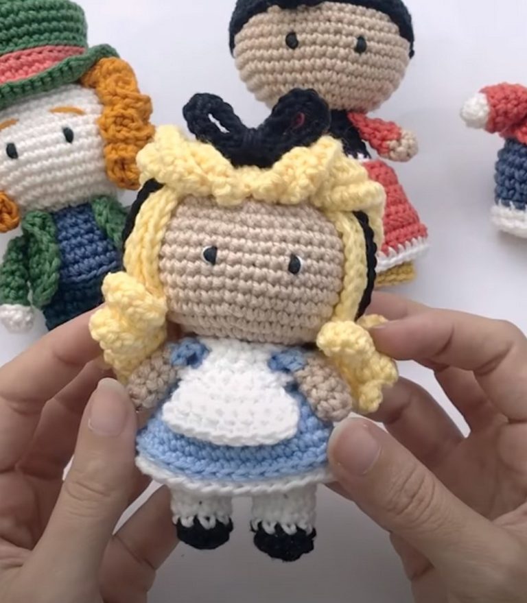 Free Crochet Alice Amigurumi Pattern