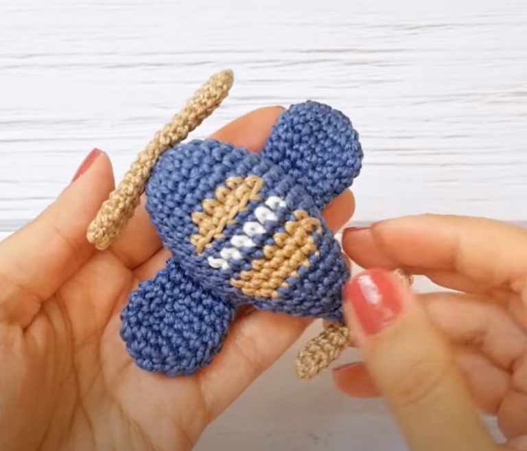 Free Crochet Mini Airplane Amigurumi Tutorial
