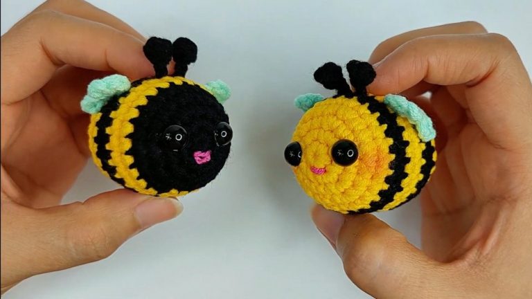Easy and simple Crochet Bee Keychain Amigurumi Pattern