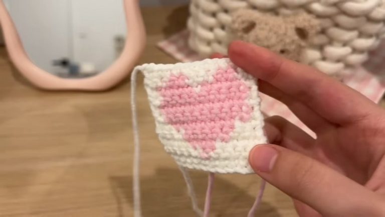 Simple and easy Crochet Pixel Grid Heart Pattern For Beginner