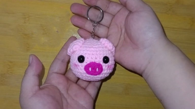 Quick and Easy Amigurumi Pig Keychain Crochet Pattern