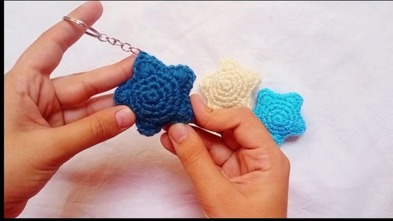 Cute Amigurumi Crochet Star Keychain Pattern