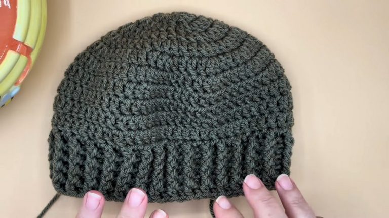 Simple & Easy Crochet Teresa Beanie Patter For Windy Wardrobe