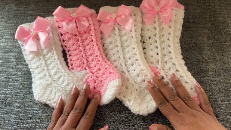 Warm & Cozy Crochet Baby Socks Pattern With 4 Size